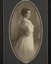 Miss Minnie Yoder (c. 25 Dec. 1903)