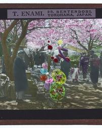 [ZW4] [Japan] Unlabeled [Vendors and pedestrians, cherry blossoms, parasols]