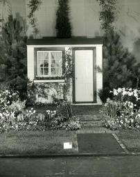 1942 Philadelphia Flower Show. Exhibit with American Bulbs
