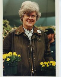 1993 Philadelphia Flower Show. Elizabeth McLean Works on the Pitmedden Exhibit