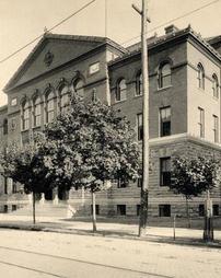 George Washington School, West Third Street c. 1900