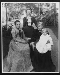 Women of Severin Roesen family