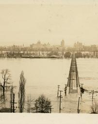Walnut Street Bridge during 1936 Flood