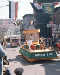 Maple Queen Float in Festival Parade