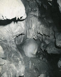 Ribbons and flowstone, Indian Echo Caverns